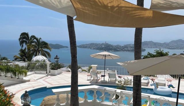 VILLA JADE LUXURY VILLA IN ACAPULCO WITH BEST STAFF AND VIEWS