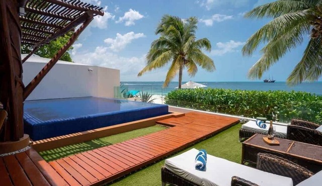 Villa Langosta | 6BR | Luxury Beachfront Stay