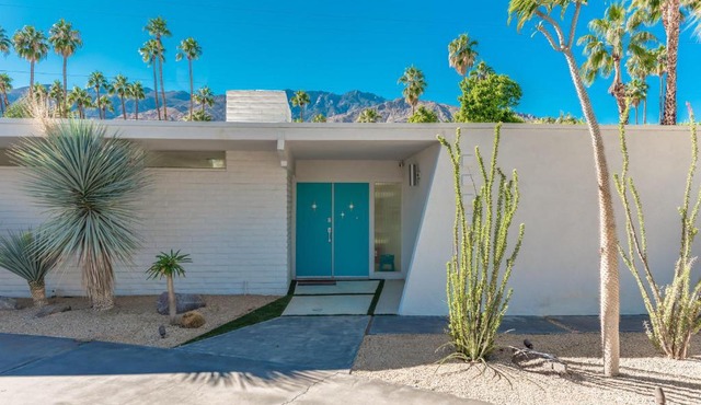 Villa Marcus Your Mid Century Modern Oasis