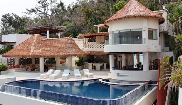 Villa Maui: Luxury Getaway with Infinity Pool and Spectacular Views 19persons