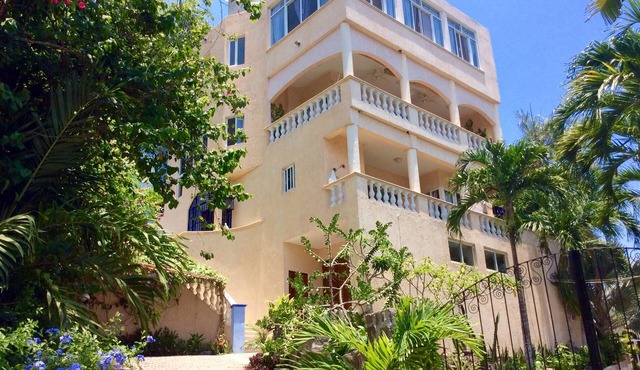 Villa Paloma: An ocean view luxury rental in Mexico
