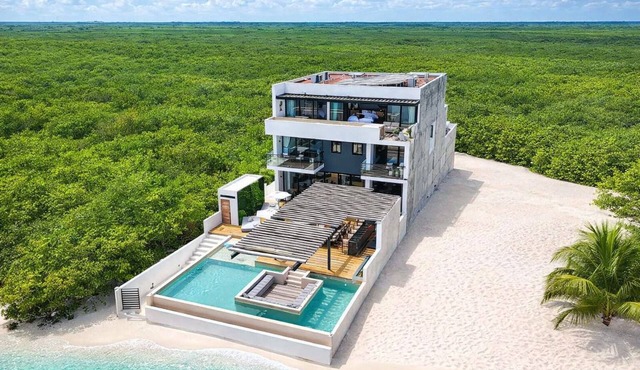 Villa Tiburón Luxury Beach Front Oasis 7/BR