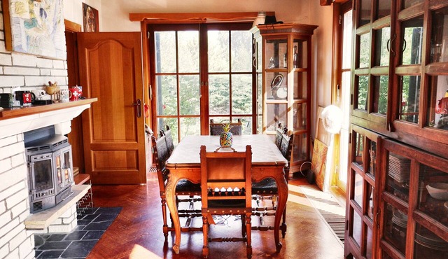 Villa & Wellness Area: Jacuzzi, Sauna, Massage Table