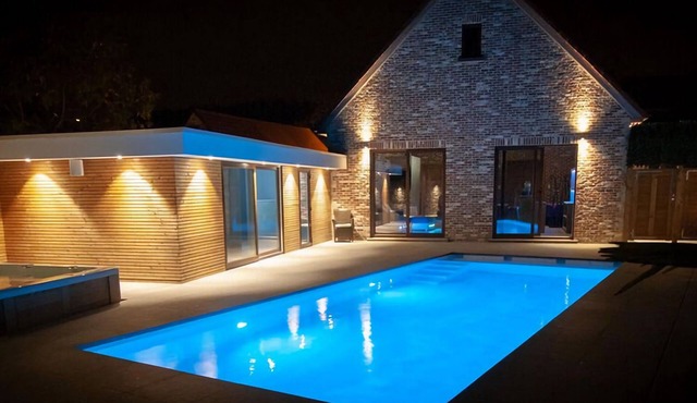 Villa with swimming pool in Erembodegem in Erembodegem