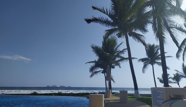 Villas Playa Blanca Zihuatanejo Guerrero Mexico hermosa villa sobre la playa