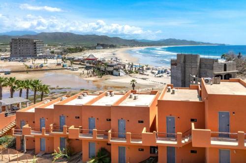 Walk-Out Surf Access | Beachfront, Los Cerritos