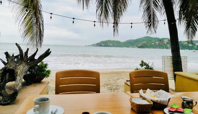 Walking Distance to Playa la Ropa