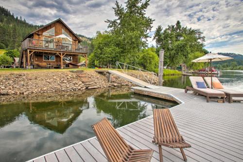 Waterfront Cabin w/2 Boat Docks & Mtn Views!