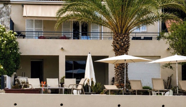 Waterfront terrace flat - Breathtaking sea view -