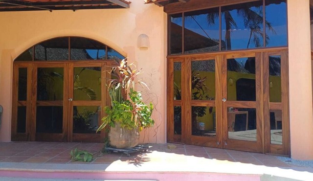 Welcome to Villa Carolina, AC, Pool, short walk to downtown Barra and the ocean.