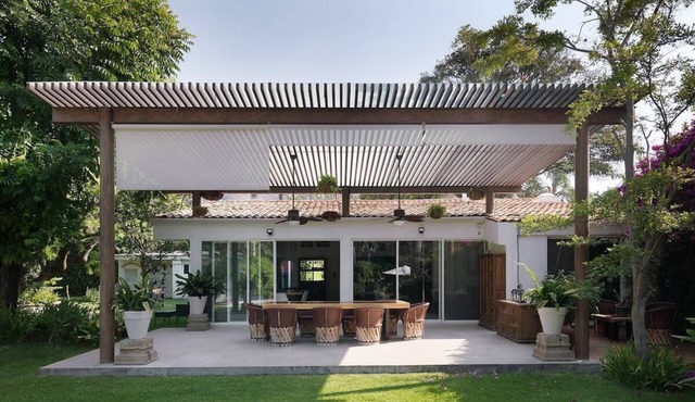 Welcome to Villa Cristy 3-BR in La Floresta area
