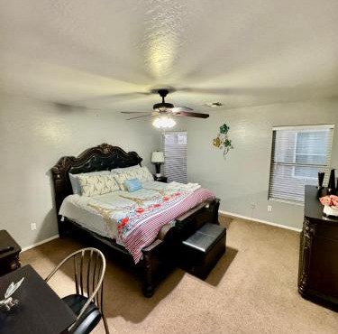 West PHX Cozy king suit with private bathroom Inside a house