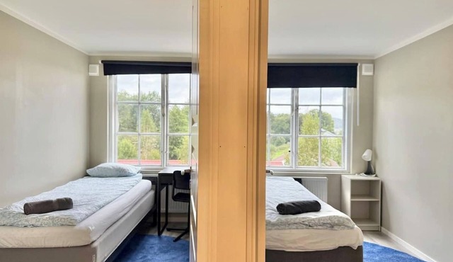 Workers Dream Base - 10BR - 14 Beds - 4 Bath