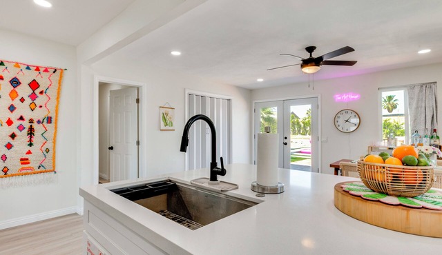 Yard Games, Outdoor Kitchen: Palm Springs Retreat!