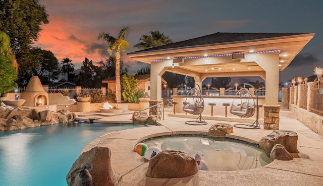 YNotStay GilbertAZ - Spacious Gilbert Getaway Private Pool Home Retreat