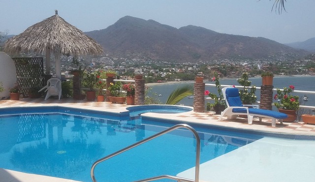 Zi Casa overlooking the beaches and bay