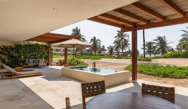 Zihua 4BR Villa Luxury Stay w/Pool & Views