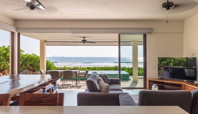 Zihuatanejo 4BR Oceanfront Villa + Private Pool