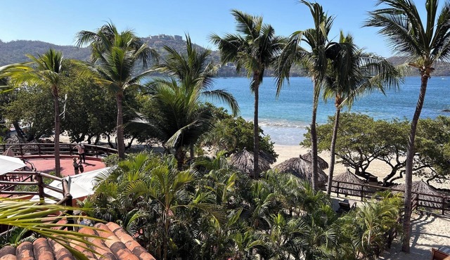 Zihuatanejo Hilton on Playa La Ropa Beachfront Large 2 BR Villa