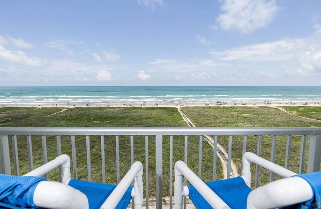 Beachfront Bliss at Edgewater! Breath-taking Ocean Views, Pool & Hot Tub - Walk to Everything!