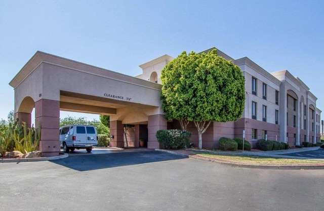 Comfort Inn West At Ave 