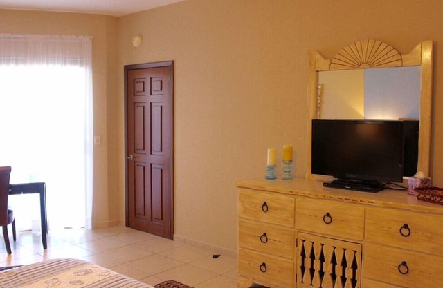 *Premier Host* Sonoran Sun E-609 Sun Beach & Lime Therapy Elegant Ocean Front Condo