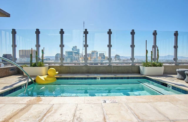 Sonder at McKinley | One-Bedroom Apartment w/Balcony