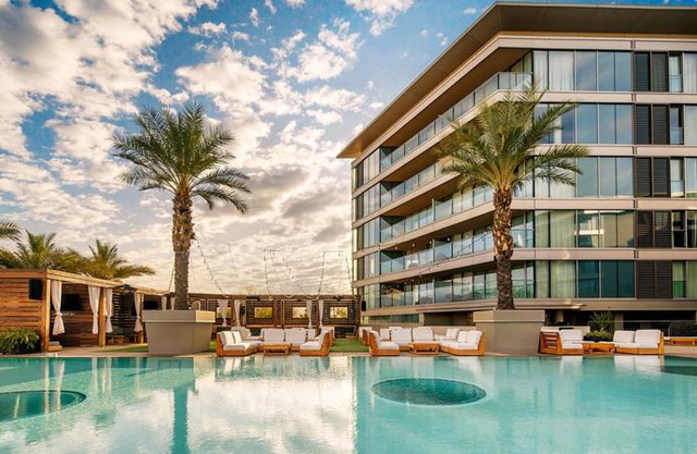 W Scottsdale