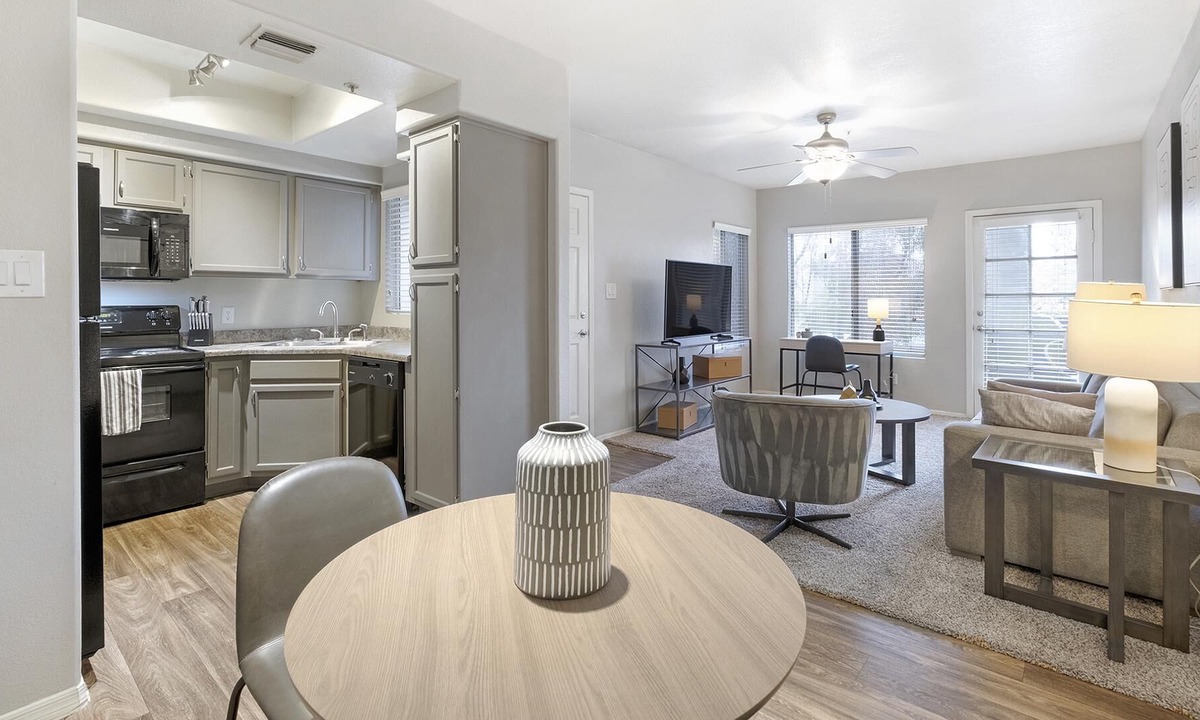 The Islands Apartment | Modern Apartment in Prime Location (ID1402X113)