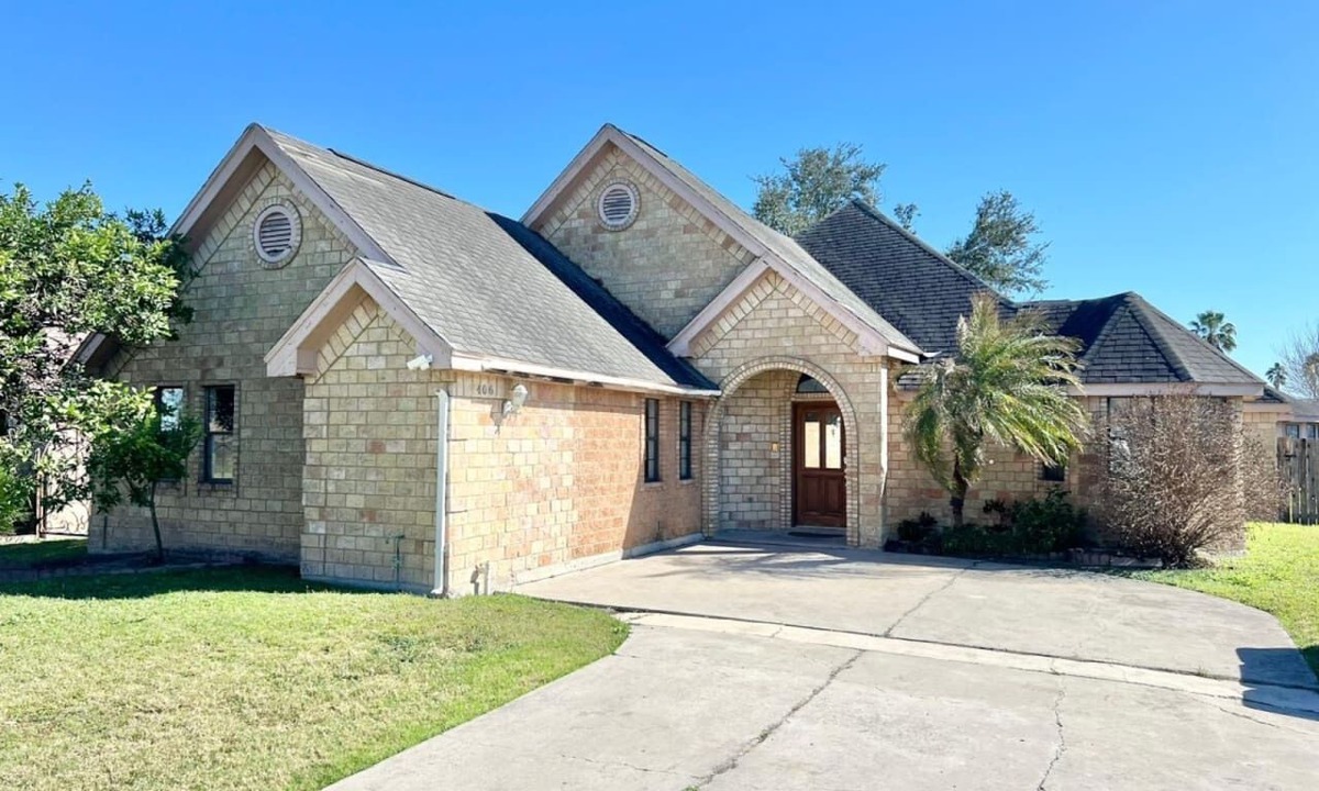 Pharr House | Large, Quiet Home w/Excellent Heated Indoor Pool, Pet-Friendly!