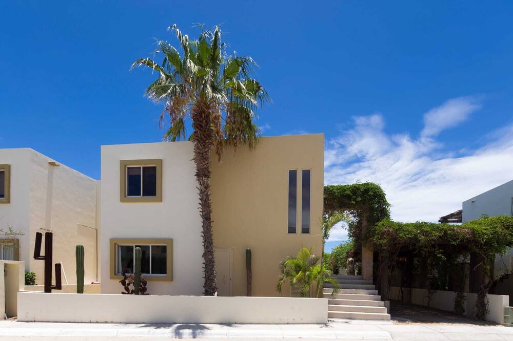 El Tezal Villa | HGTV Beautiful Villa for Rent