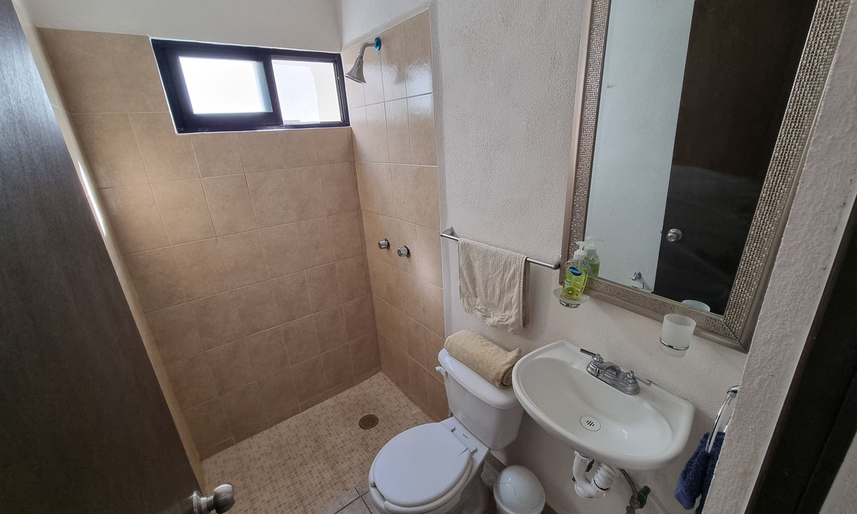 Queretaro House | Spacious House With Pool and Parking, Wi-Fi - Up to 14 Guests