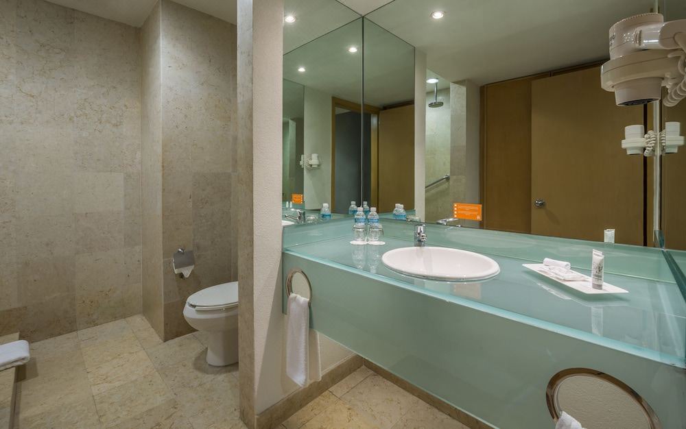 Photo of Bathroom in Nuevo Laredo