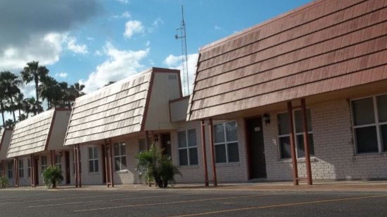 Photo of Buildings in Donna