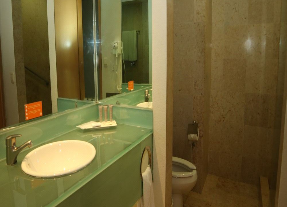 Photo of Bathroom in Nuevo Laredo