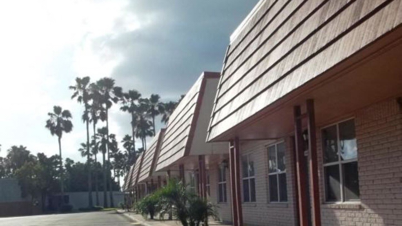 Photo of Buildings in Donna