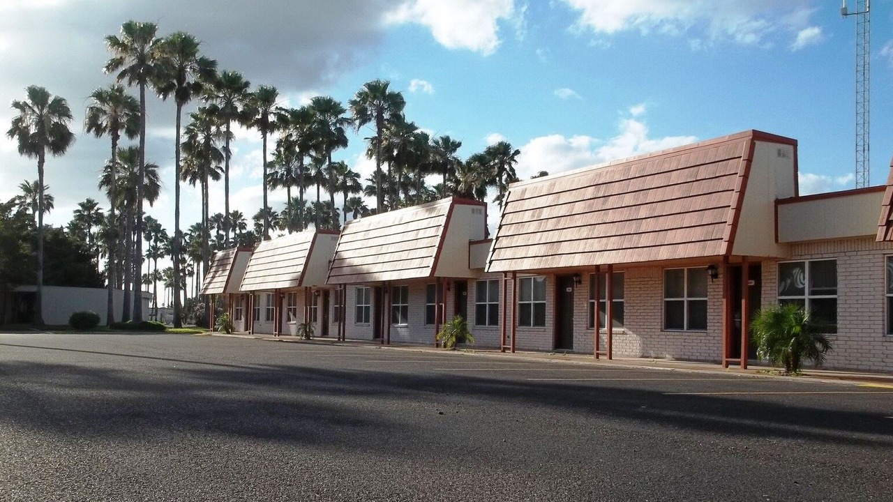 Photo of Buildings in Donna