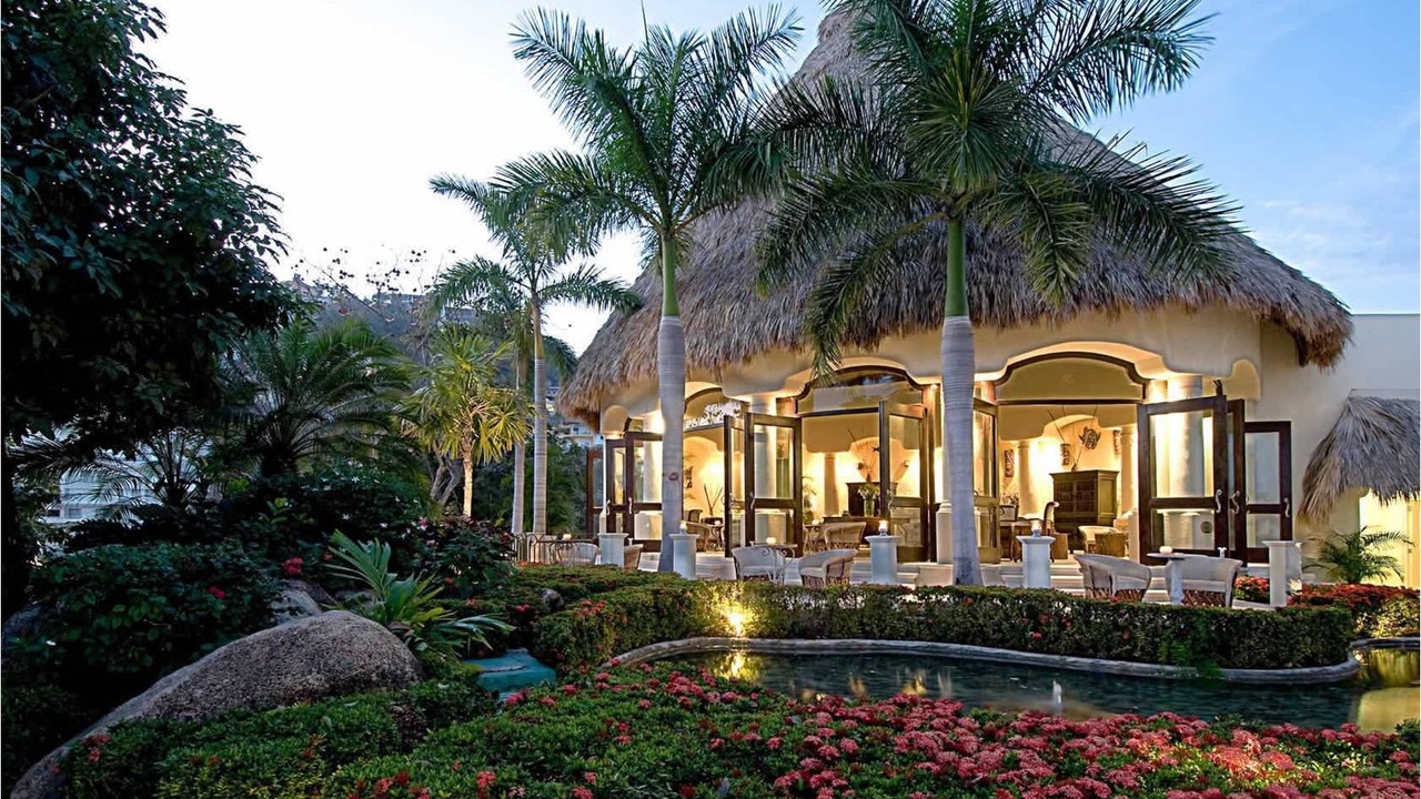 Photo of Buildings in Puerto Marques