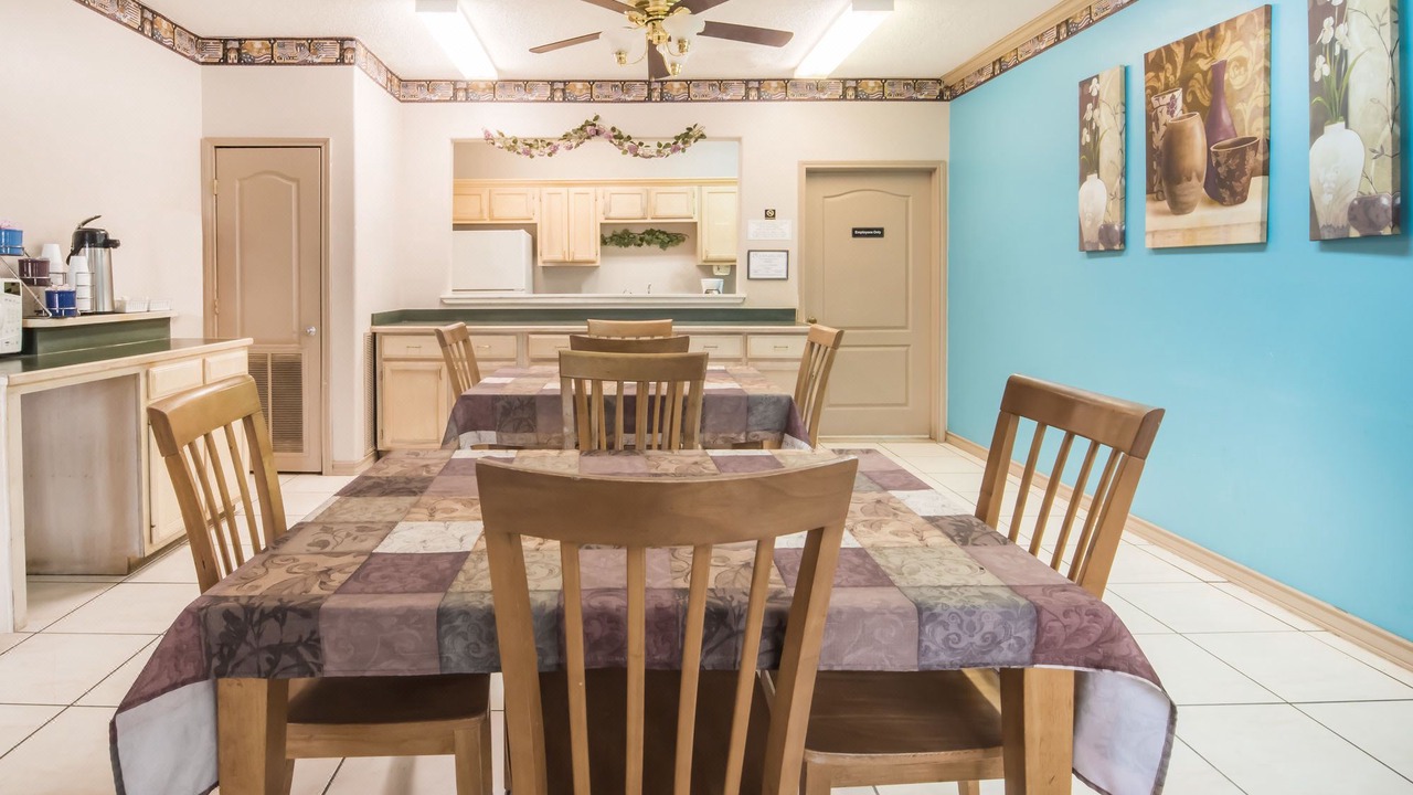 Photo of Livingroom in Edinburg