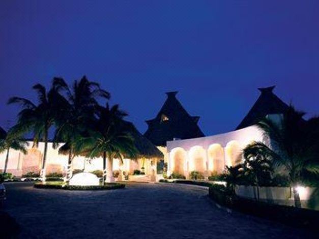 Photo of Buildings in Puerto Marques