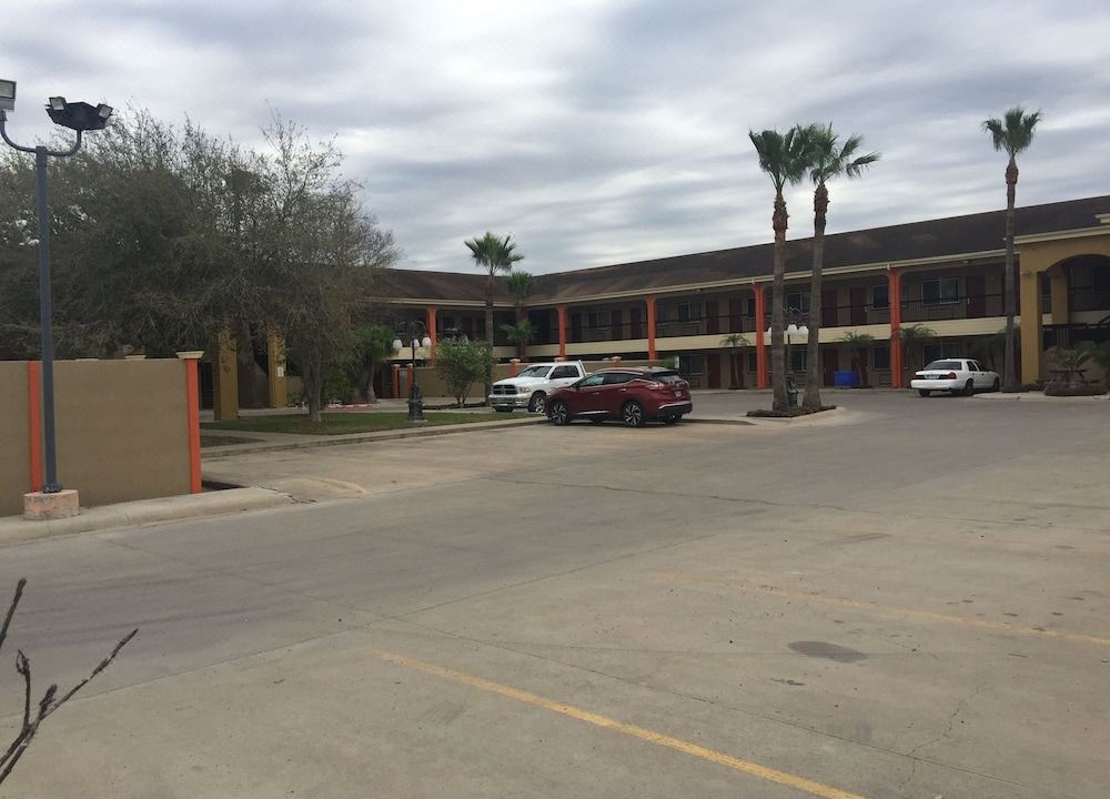 Photo of Buildings in Edinburg