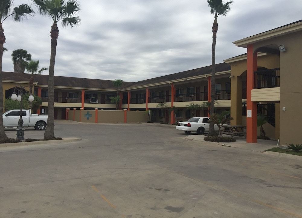 Photo of Buildings in Edinburg