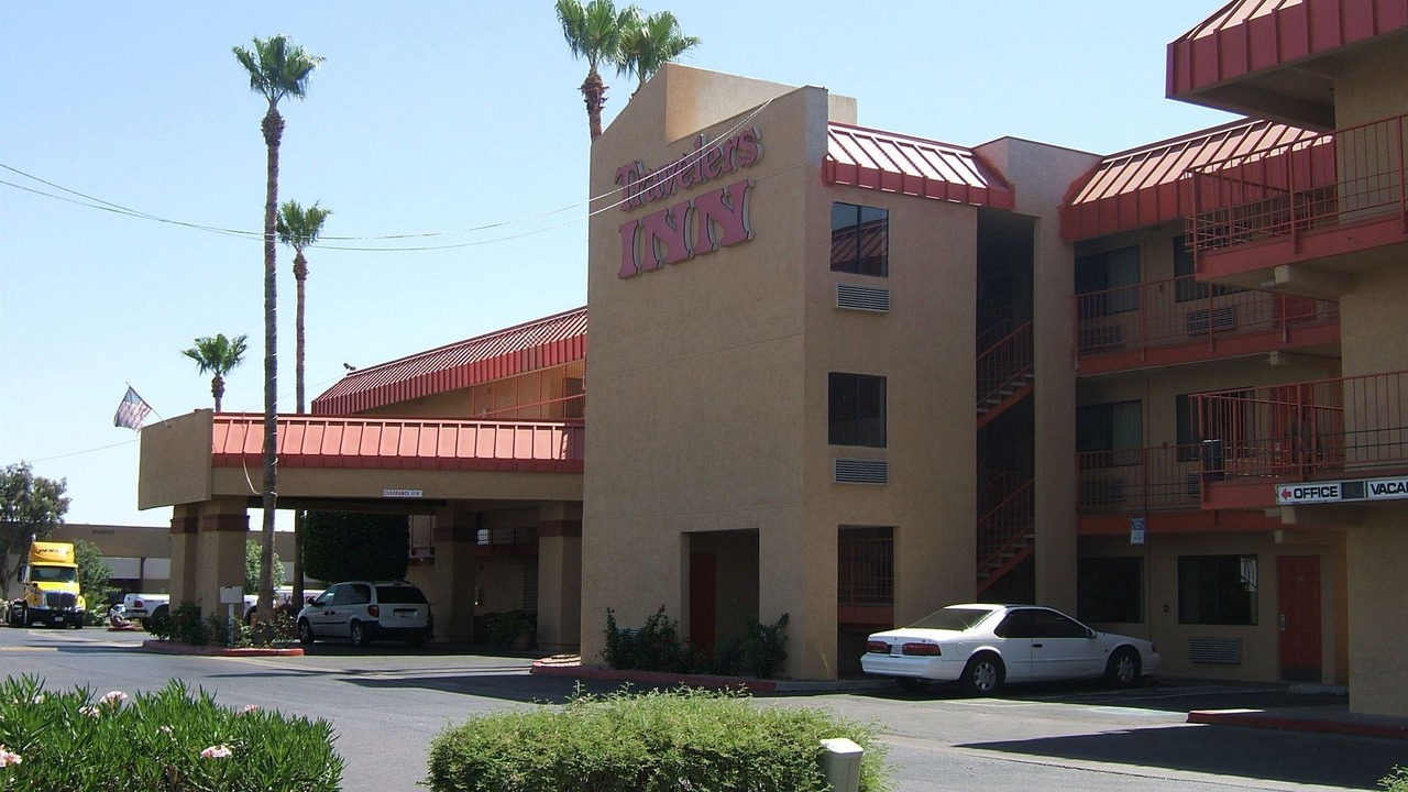 Photo of Buildings in Estrella