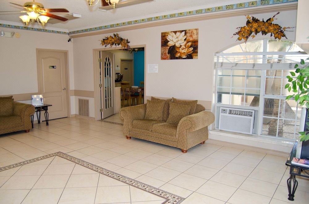 Photo of Livingroom in Edinburg