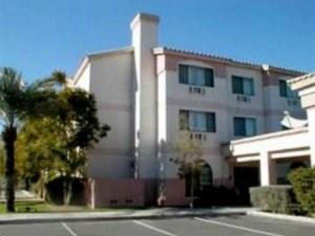 Photo of Buildings in Estrella