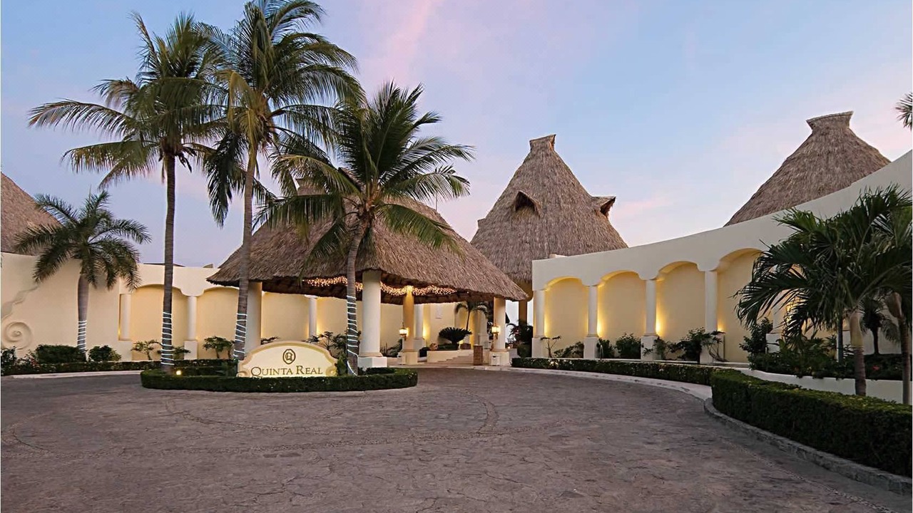 Photo of Buildings in Puerto Marques