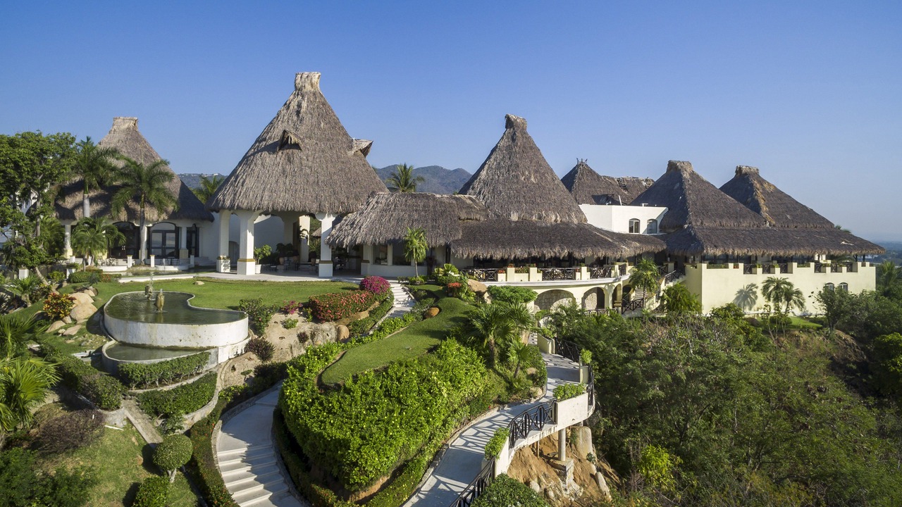 Photo of Buildings in Puerto Marques