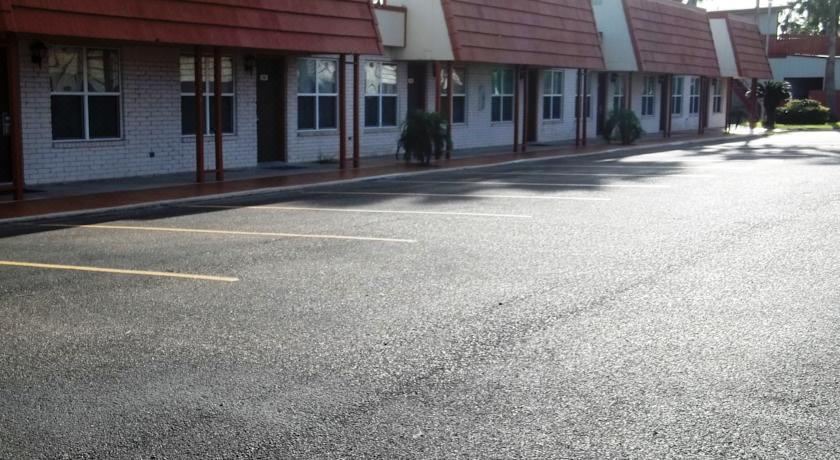 Photo of Buildings in Donna