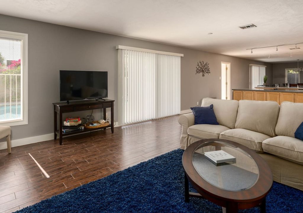 Photo of Livingroom in Hy-view