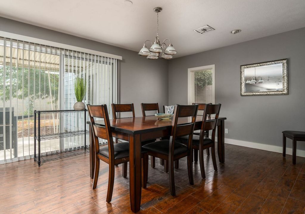 Photo of Livingroom in Hy-view